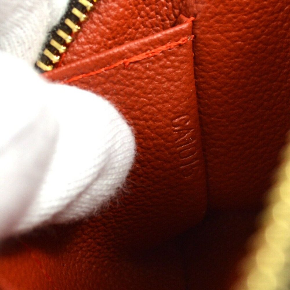 Authenticity Guaranteed LOUIS VUITTON COSMETIC BAG - Picture 8 of 8